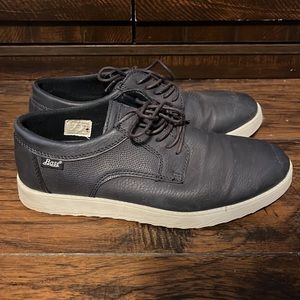 Mens bass blue shoes, size 10, great condition, work once.